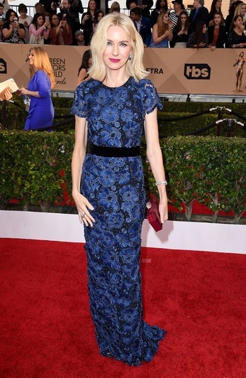 Celebrity red carpet looks Naomi Watts in Burberry at the SAG Awards