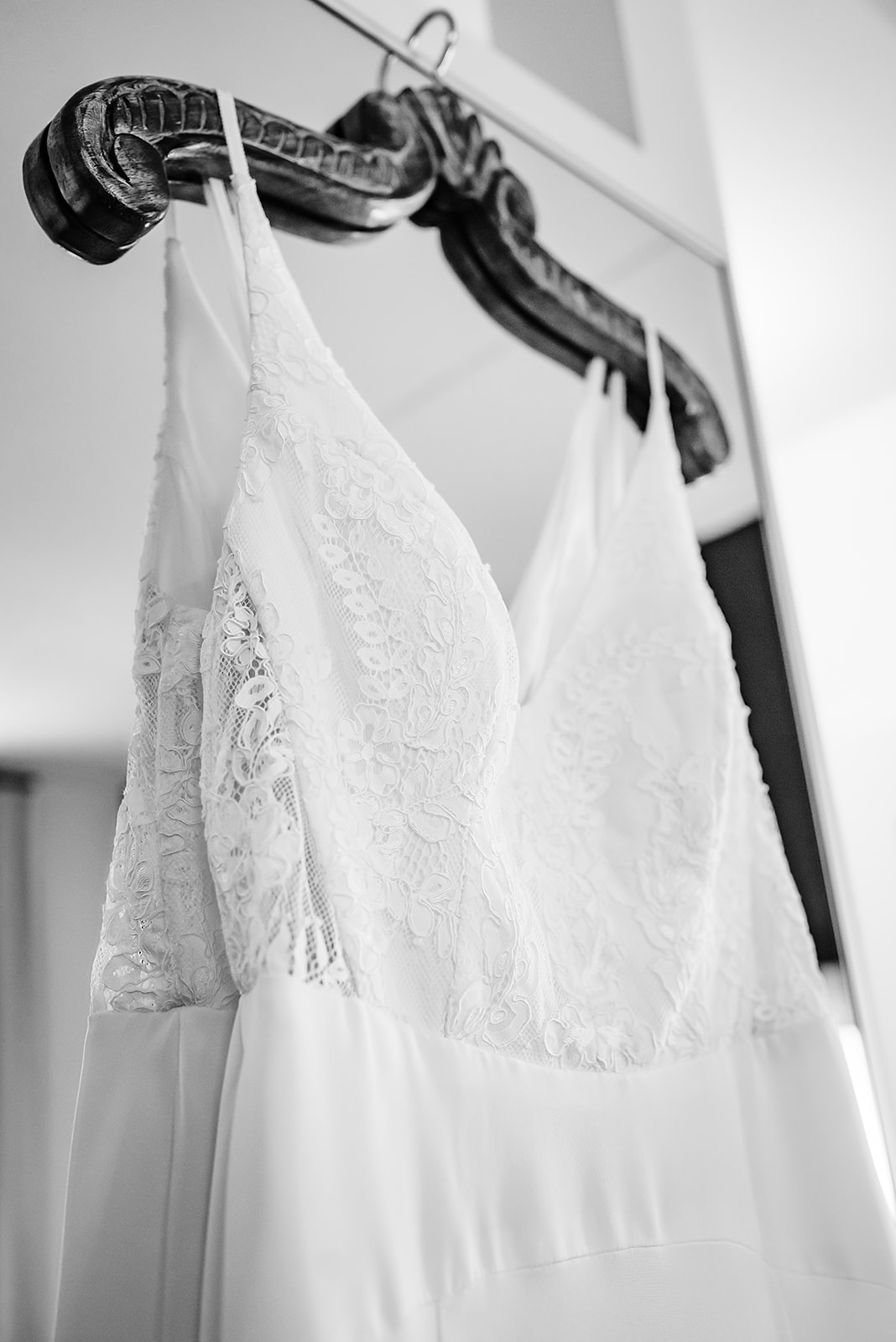 Custom lace and silk crepe wedding gown by Edith Élan