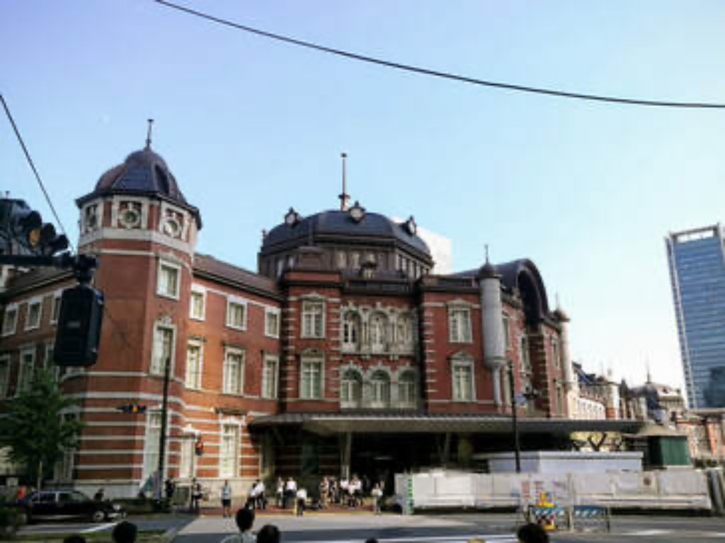 Historic exterior facade of Tokyo Station.